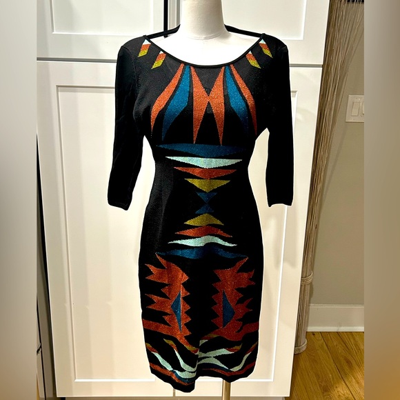 NWT Bar lll Metallic Print Tribal Design Knit 3/4 Sleeve Dress with Low Cut Back - Picture 1 of 7